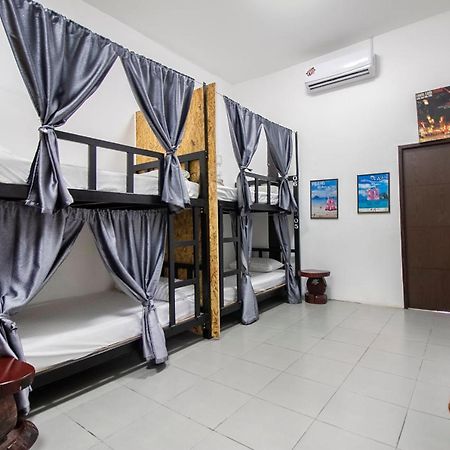 T & T Hostel Καντσαναμπούρι Εξωτερικό φωτογραφία
