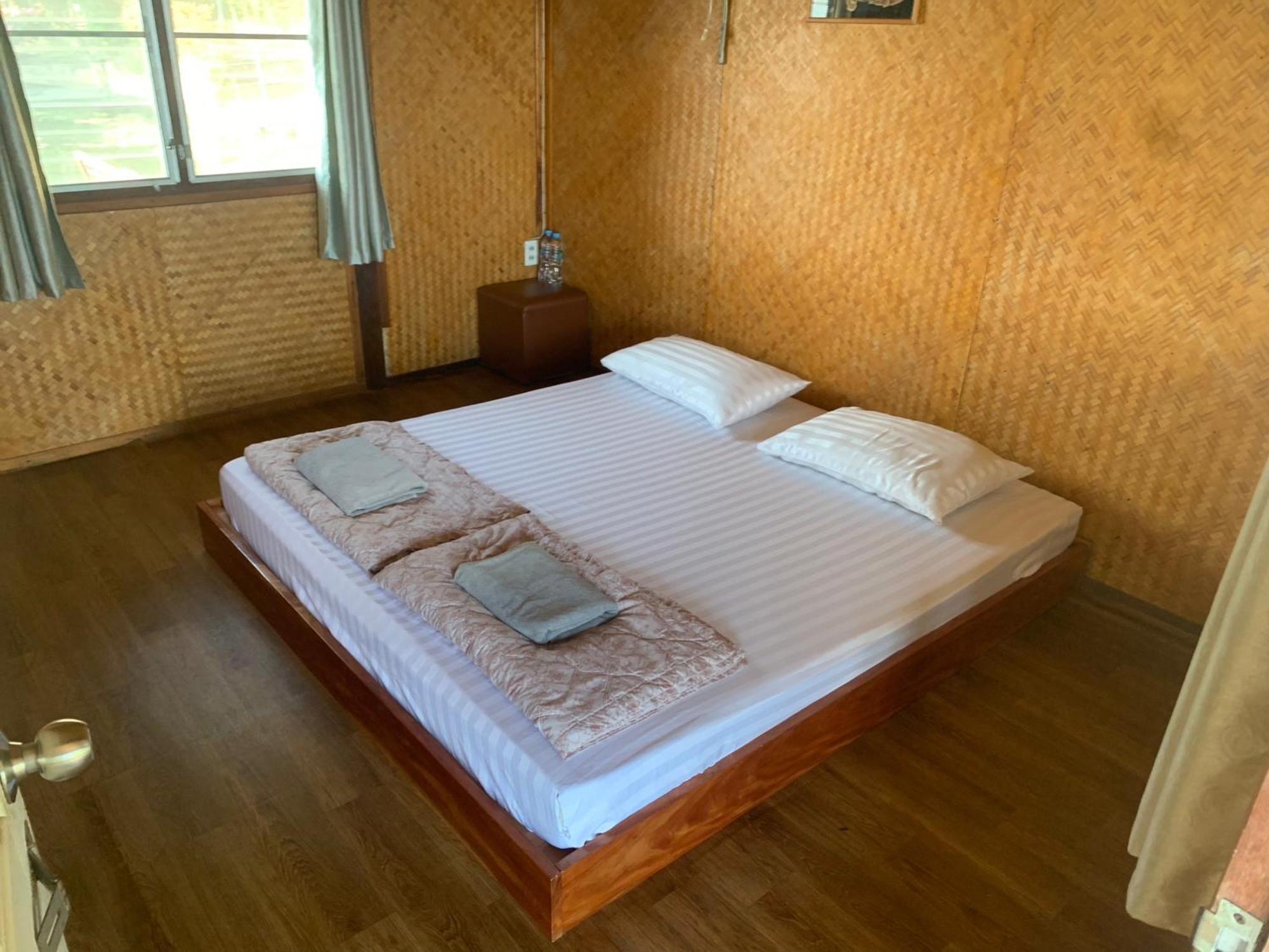 T & T Hostel Καντσαναμπούρι Εξωτερικό φωτογραφία